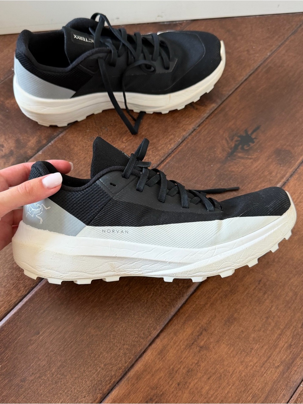 Arc'teryx Norvan Women's Black and White Trail Sneakers